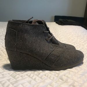 Toms wedge booties